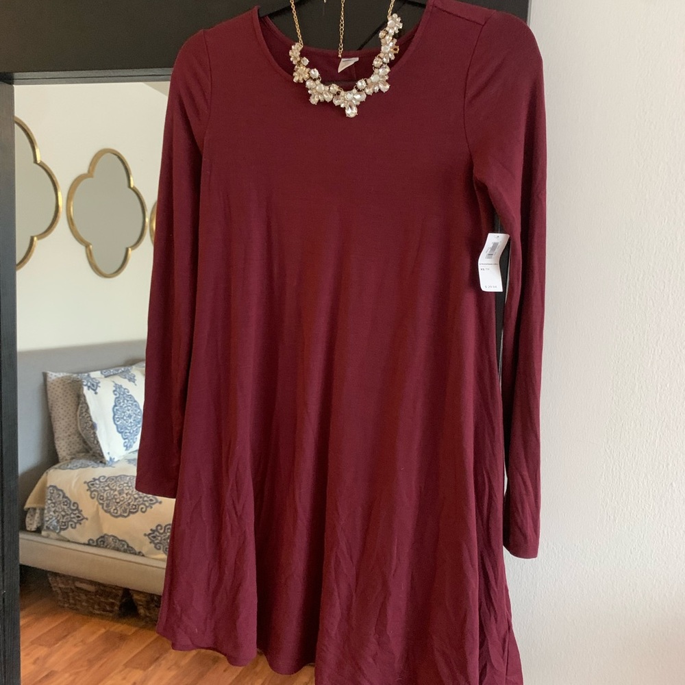 Old Navy Burgundy stretch shift dress - size XS